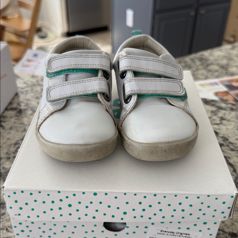 Ten Little sneakers toddler 10